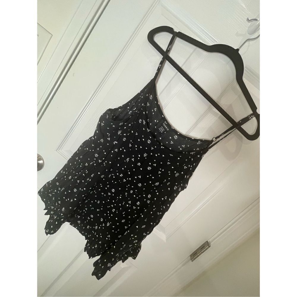 Torrid women’s size 1 sleeveless summer tank black geo